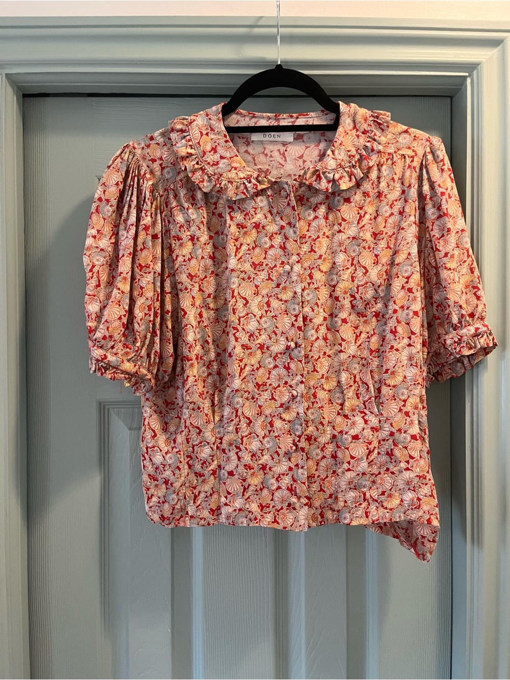 Doen Pink seashells Ruffle-Collar Button Front Blouse